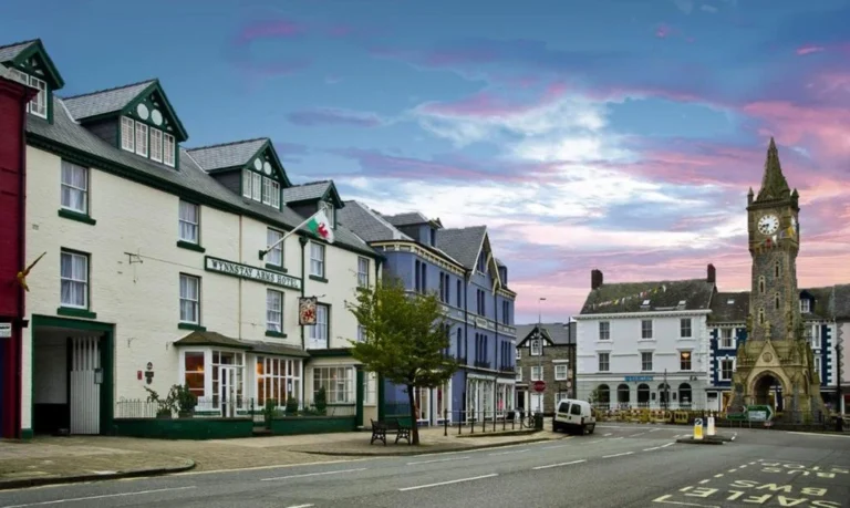 The-Wynstay-Hotel-Machynlleth-Powys